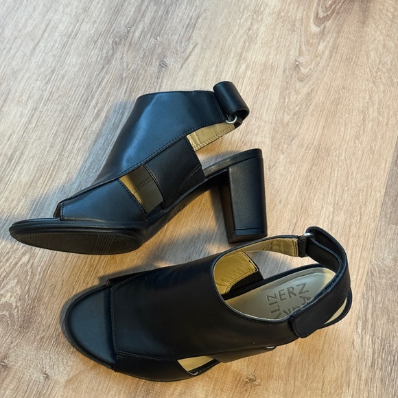 Naturalizer 6.5 Black Heeled Sandals- like new - Picture 5 of 6